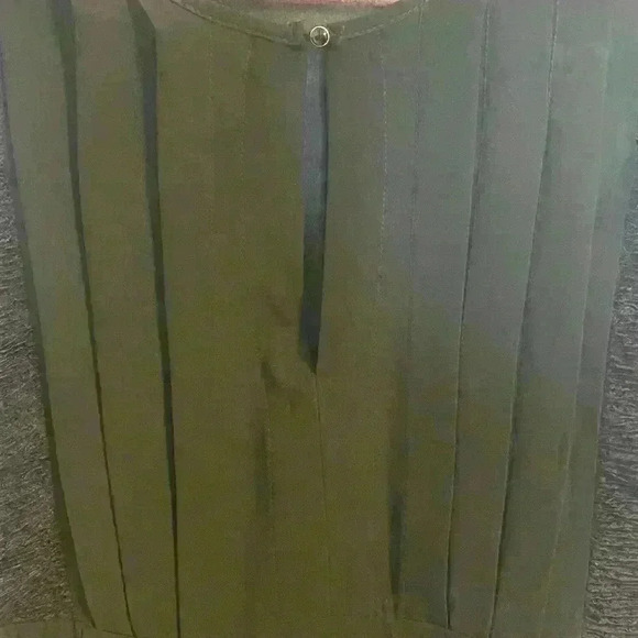 Gorgeous Axara Paris sheer maxi dress with lace and pleated size medium - Picture 2 of 7